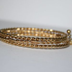 💛✨ Beautiful Gold Three-Bangle Bracelet Set (2.5" Wide) ✨💛
